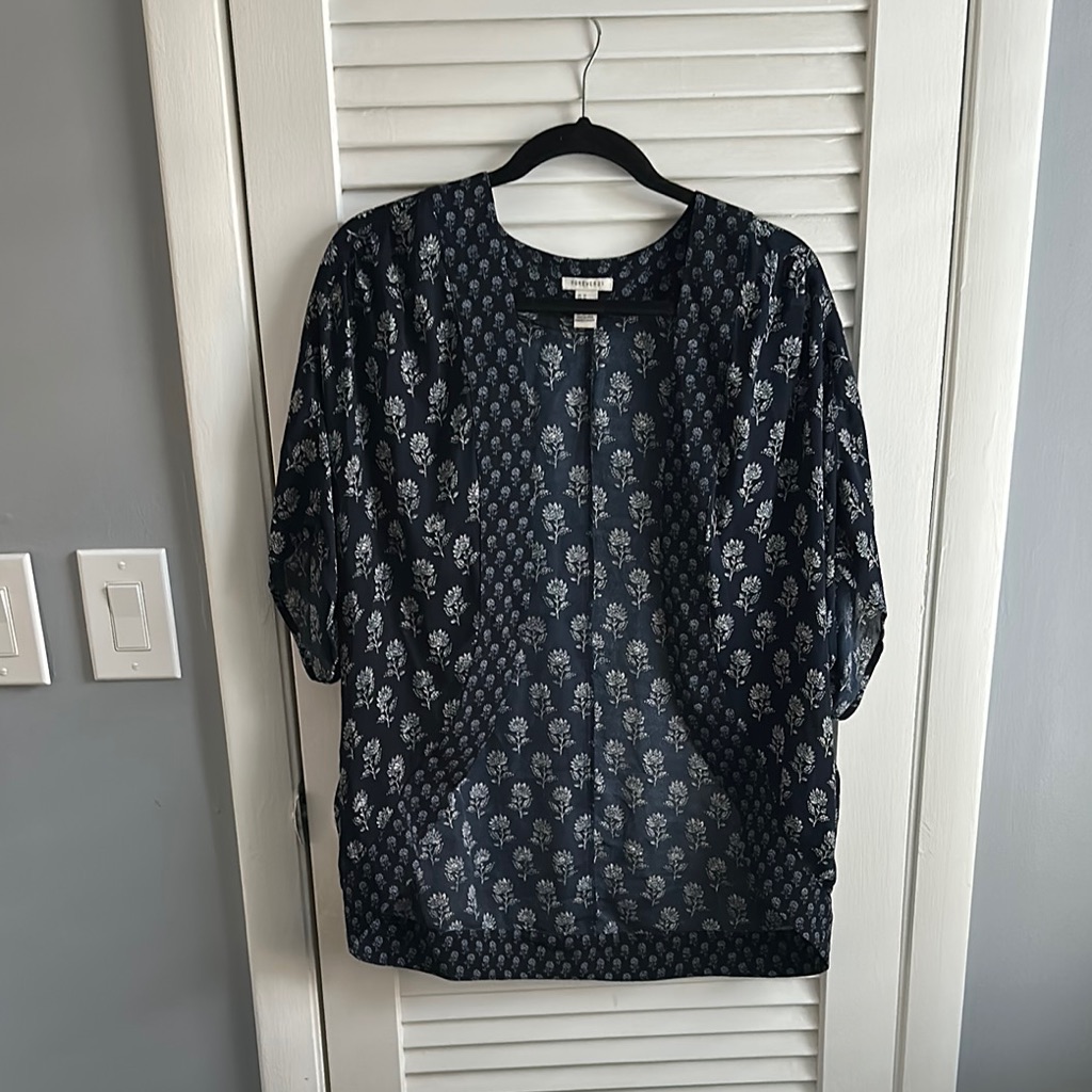 Forever 21 Navy And White Kimono Medium